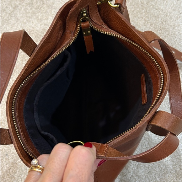 Madewell The Zip-Top Transport Crossbody bag in English Saddle - Picture 7 of 9